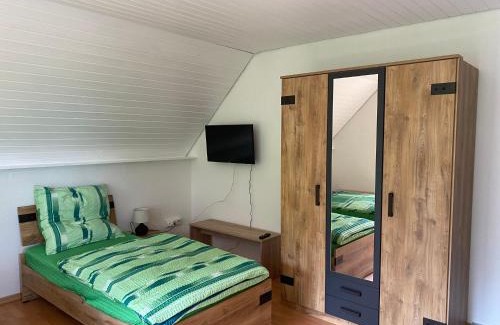 Untermunkheim Apartment | Family-Friendly Ferienwohnung Hagweg for a Memorable Stay