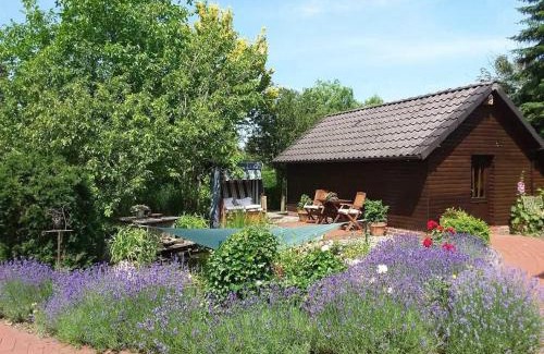 Rhauderfehn Apartment | Explore Ferienwohnung Hahn: 4-Star Gem with 9.6 Rating