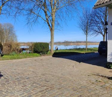 Friedrichstadt Apartment | Guest Rated: 9.1 at Ferienwohnung Hansen-Jöns for Families