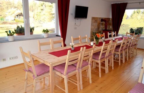 Dolni Lanov Apartment | Pet-Friendly Ferienwohnung Harry in the Beautiful Riesengebirge