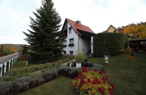 Gernrode Apartment | Discover Harzliebe: Family-Friendly Retreat with Kitchen