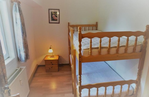 Kahnsdorf Apartment | Family-Friendly Ferienwohnung Haubner with Top Guest Ratings