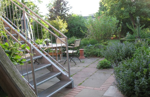 Jork Apartment | Guest Rated: 9.8! Ferienwohnung Haus Gartenlust with Pool