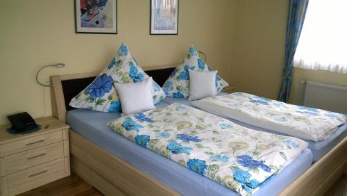 Valwig Apartment | Oceanfront Retreat at Ferienwohnung Haus Kotthoff