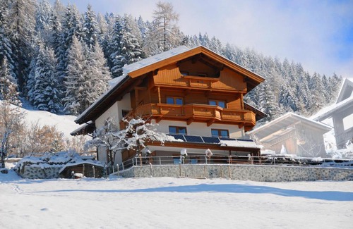 Wildschoenau Apartment | Family-Friendly Ferienwohnung Heachmoos with Kitchen Amenities