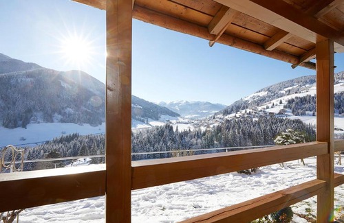 Wildschoenau Apartment | Family-Friendly Ferienwohnung Heachmoos with Kitchen Amenities