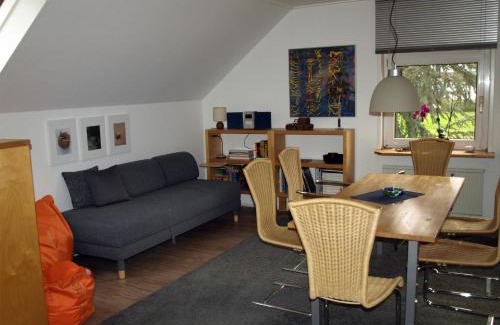 Xanten Apartment | Tranquil Ferienwohnung HeeserBerg with Ocean View in Xanten