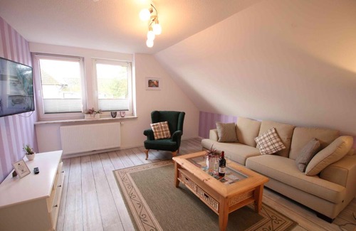 Scheessel Apartment | Cozy Ferienwohnung Heide: Guest Rated 9/10, Family-Friendly