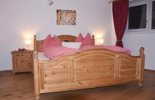 Thaur Apartment | Family-Friendly Stay at Ferienwohnung Heideggerhof - Rated 9.1