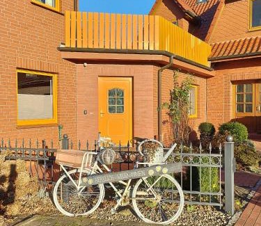 Hassel Apartment | Oceanfront Retreat: Ferienwohnung Heike Heitmann Awaits