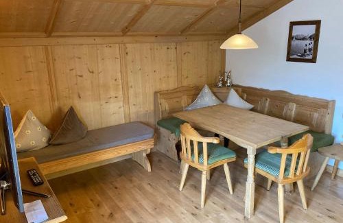 Abwinkl Apartment | Family-Friendly Retreat at Ferienwohnung Heilingbrunner