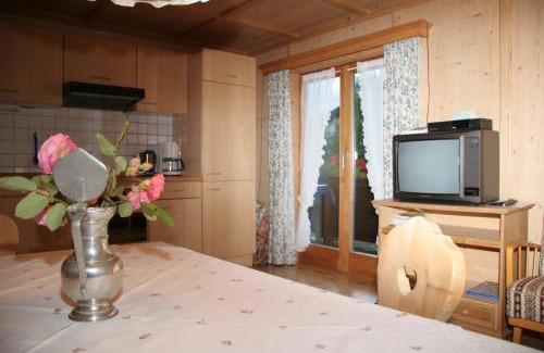 Abwinkl Apartment | Family-Friendly Retreat at Ferienwohnung Heilingbrunner