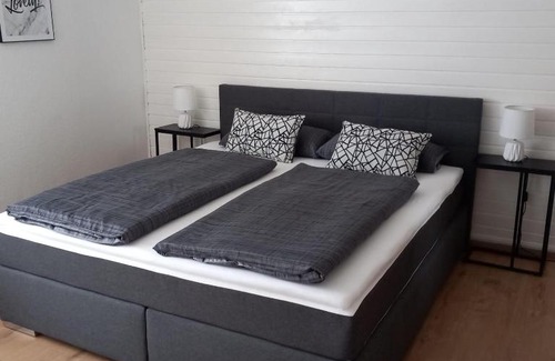 Schoden Apartment | Oceanfront Getaway: Ferienwohnung Heinzelfrauchen Awaits