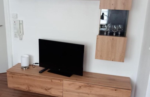 Schoden Apartment | Oceanfront Getaway: Ferienwohnung Heinzelfrauchen Awaits