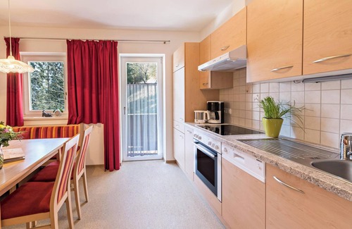 Schwendau Apartment | Ferienwohnung Helena: Cozy Retreat Near Ski Resorts with Views