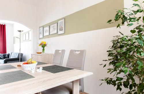 Arnstadt Apartment | Top-Rated Ferienwohnung Helianthus - Family Friendly Retreat