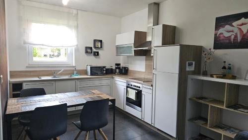 Frommern Apartment | Family-Friendly Ferienwohnung Hesselberg with Pool Access