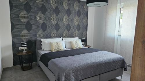 Frommern Apartment | Family-Friendly Ferienwohnung Hesselberg with Pool Access