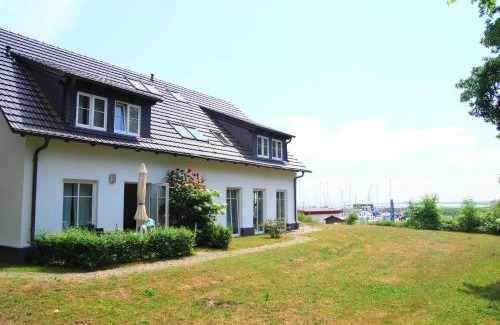 Kloster Apartment | Discover Ferienwohnung Hiddensee Hitthim: 4-Star Family Retreat