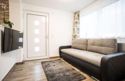 Schmirn Apartment | Pet-Friendly Ferienwohnung Hilber with 10/10 Guest Rating