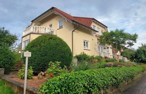 Busenberg Apartment | Family-Friendly Ferienwohnung Himmelssöhne with Kitchen