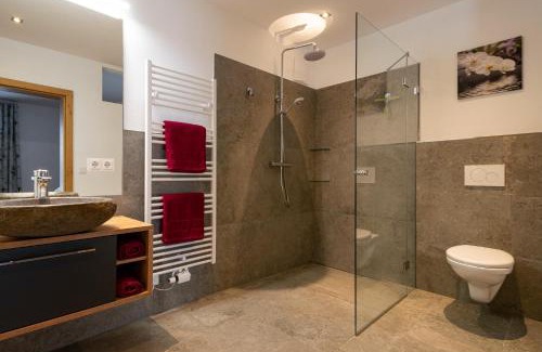 Eben im Pongau Apartment | Family-Friendly Retreat at Ferienwohnung Hinterlehen