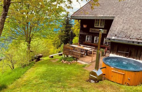 Obersimonswald Apartment | Guest Rated 9.7: Ferienwohnung Hintereck with Hot Tub