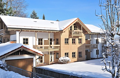 Bad Feilnbach Apartment | Discover Ferienwohnung Hochries: Ideal for Families & Pets