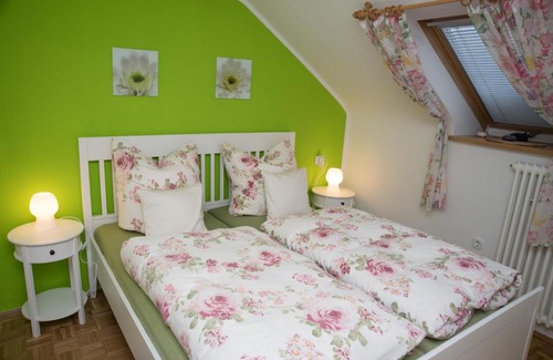Markdorf Apartment | Guest Rated 9.3: Family-Friendly Ferienwohnung Hortensie