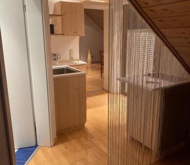 Grossenbrach Apartment | Idyllic Family Retreat: Child-Friendly Ferienwohnung Idylle