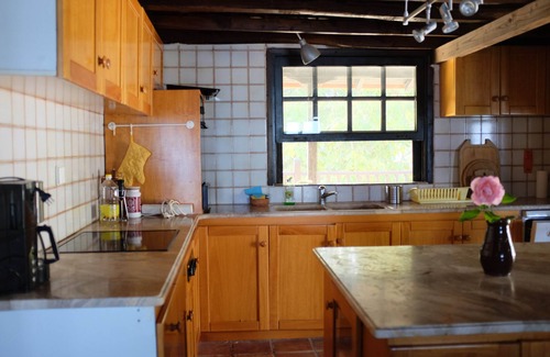 Vourvourou Apartment | Cozy Villa Dagor: Direct Beach Access with Pool & Breakfast