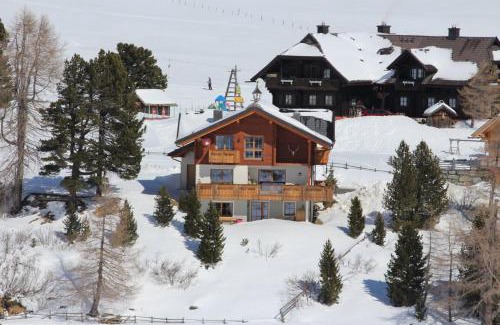 Falkert Apartment | Discover Almhaus Seeblick: Family-Friendly Retreat