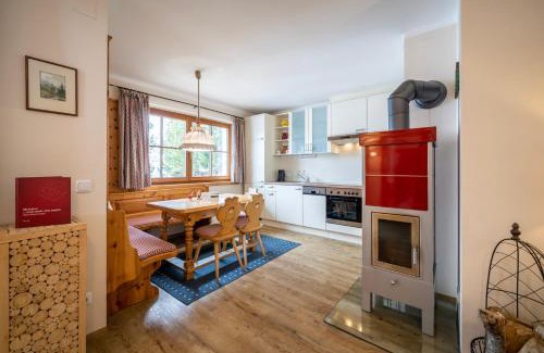 Falkert Apartment | Discover Almhaus Seeblick: Family-Friendly Retreat