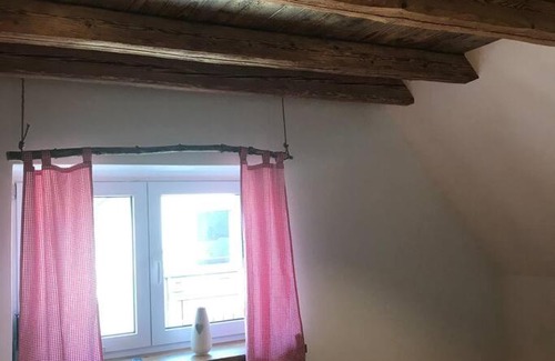 Unterallgau Apartment | Cozy Berghüttenstyle Apartment - Family-Friendly Retreat