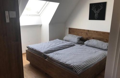 Unterallgau Apartment | Cozy Berghüttenstyle Apartment - Family-Friendly Retreat