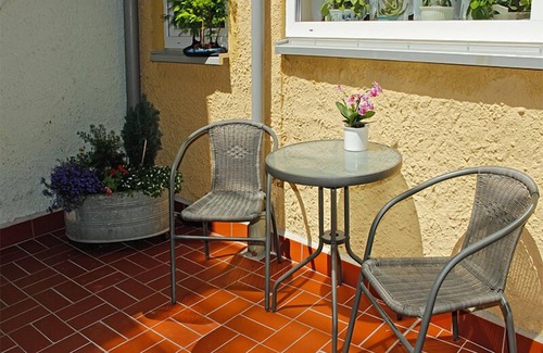 Quedlinburg Apartment | Comfortable Ferienwohnung im Damm with Family Amenities