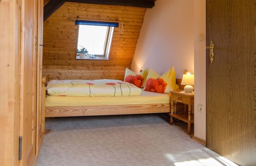 Mistelgau Apartment | Relaxing Terrace Retreat: Ferienwohnung Hertel Awaits You