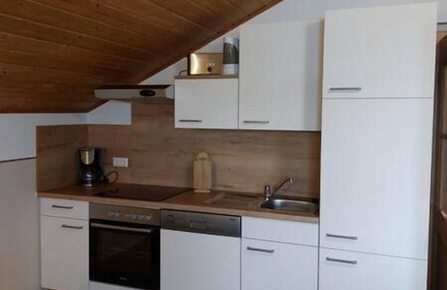 Stadlern Apartment | Spacious Ground Floor Apartment with Terrace for 2-5 Guests