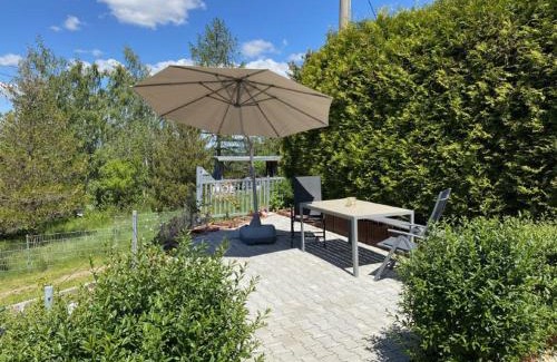 Weibach House | Oceanfront Getaway: Ferienwohnung im Erzgebirge, 4-Star Retreat