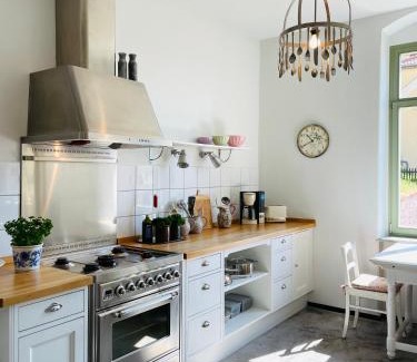 Meissen Apartment | Oceanfront Retreat at Ferienwohnung im Gästehaus - Rated 9.8