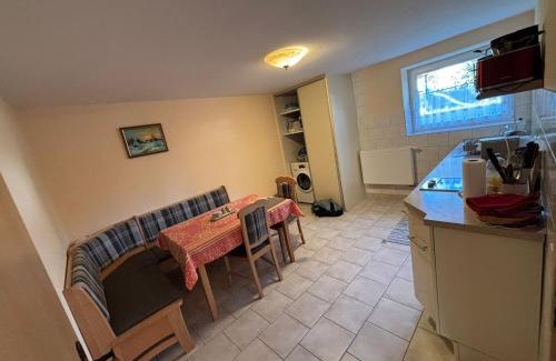 Steglitz Apartment | Beautiful Ferienwohnung im Grünen for Family Getaways