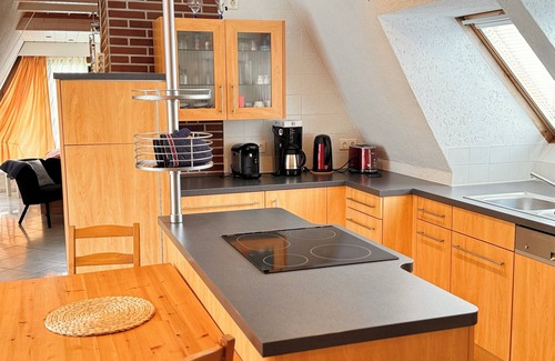 Kleinobringen Apartment | Eco-Friendly Retreat Near Weimar with Kitchen Amenities