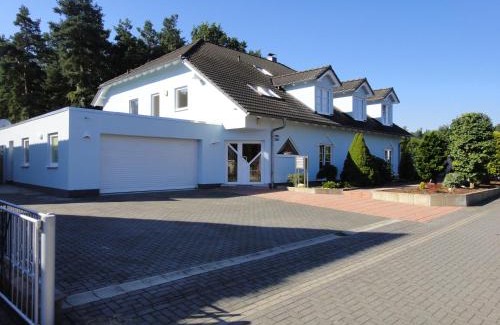 Dobern Apartment | Ferienwohnung im Grünen für bis zu 3 Personen, Aufbettung möglich