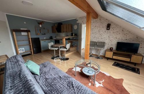 Dobern Apartment | Ferienwohnung im Grünen für bis zu 3 Personen, Aufbettung möglich