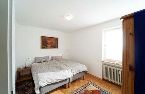 Bad Urach Apartment | Pet-Friendly Ferienwohnung im Haus Lotus with Garden Oasis