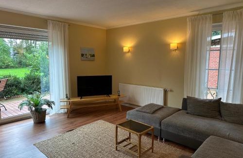 Papenburg Apartment | Discover Ferienwohnung im Landhaus: Family-Friendly Retreat
