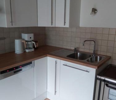 Happurg Apartment | Pet-Friendly Getaway at Ferienwohnung im Molsbachtal