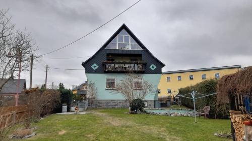 Werda Apartment | Discover Traumhaus: Pet-Friendly Escape with Pool Access