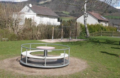 Wanfried Apartment | Cozy Getaway at Ferienwohnung im Werratal - Pet Friendly
