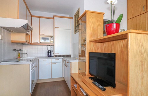 Wels Apartment | Inviting Studio Apartment in Wels with Spa & Breakfast